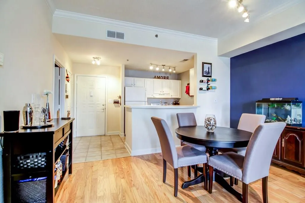 1101 Juniper Street Ne Unit 325, Atlanta, Georgia 30309, 1 Bedroom Bedrooms, ,1 BathroomBathrooms,Residential,Sold,1101 Juniper Street Ne Unit 325,5648138