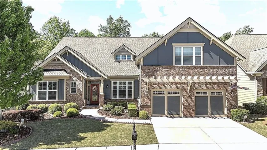 3798 Golden Leaf Pt, Gainesville GA 30504