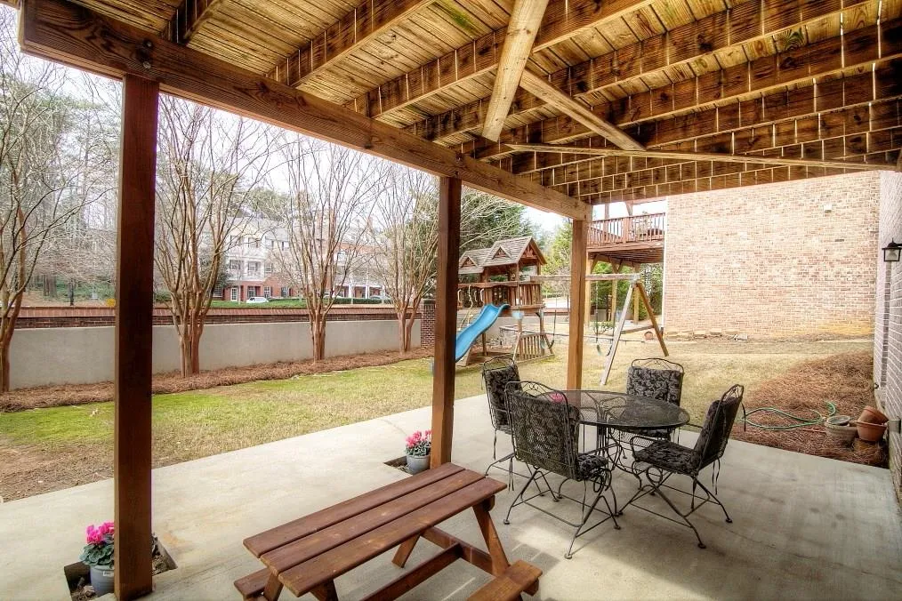 290 Wembley Circle, Sandy Springs, Georgia 30328, 4 Bedrooms Bedrooms, ,3 BathroomsBathrooms,Residential,Sold,290 Wembley Circle,5810631