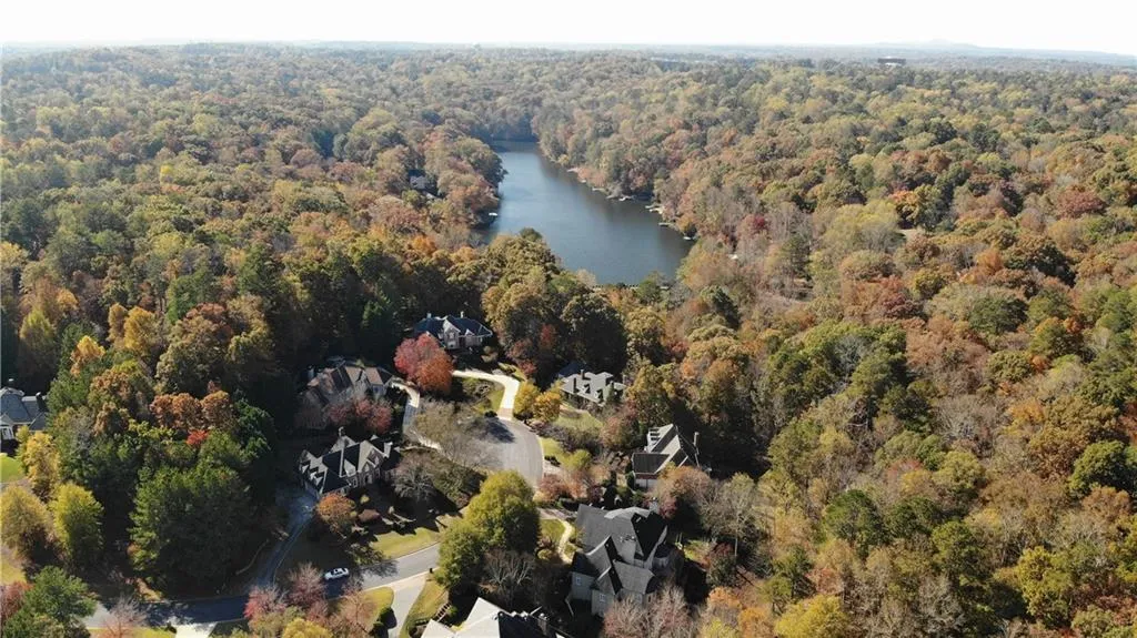 1655 Misty Oaks Drive, Sandy Springs, Georgia 30350, 5 Bedrooms Bedrooms, ,4 BathroomsBathrooms,Residential,Sold,1655 Misty Oaks Drive,6674338