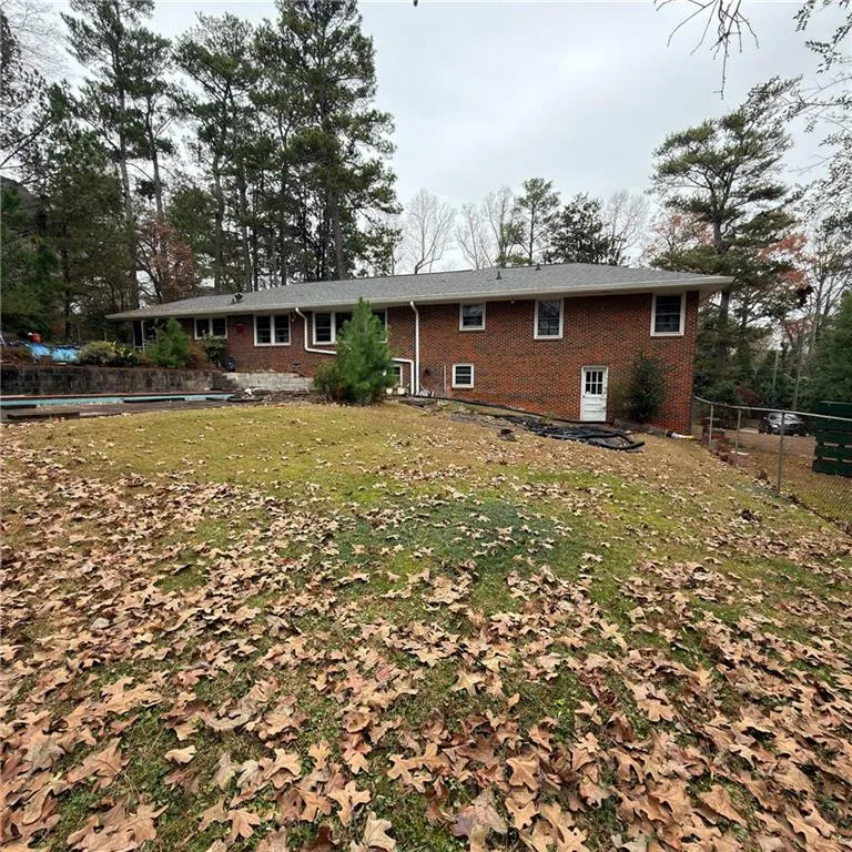 4950 Long Island Drive Nw, Atlanta, Georgia 30327, 3 Bedrooms Bedrooms, ,3 BathroomsBathrooms,Residential,For Sale,4950 Long Island Drive Nw,7689138