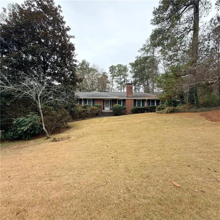 4950 Long Island Drive Nw, Atlanta, Georgia 30327, 3 Bedrooms Bedrooms, ,3 BathroomsBathrooms,Residential,For Sale,4950 Long Island Drive Nw,7689138