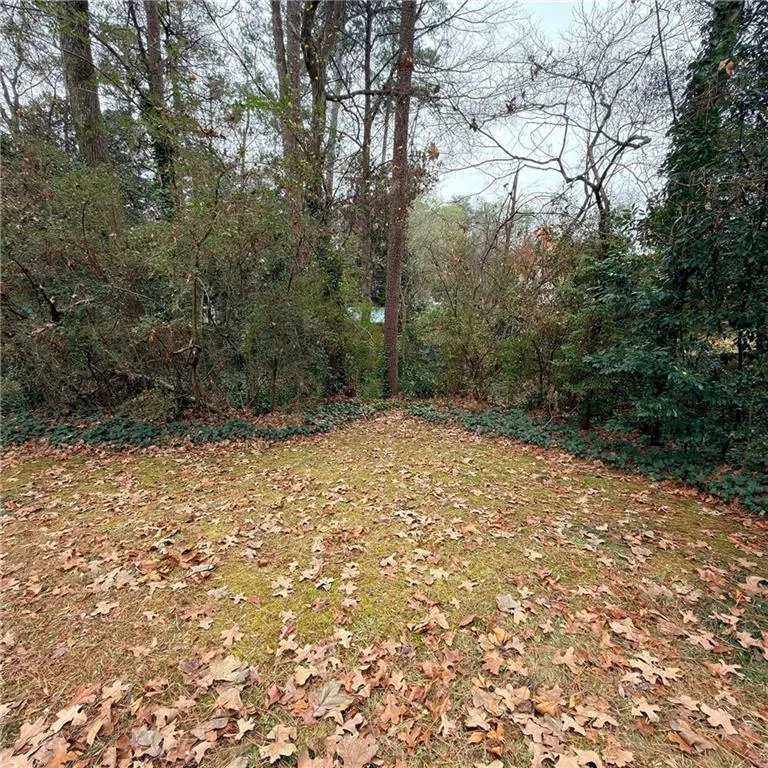 4950 Long Island Drive Nw, Atlanta, Georgia 30327, 3 Bedrooms Bedrooms, ,3 BathroomsBathrooms,Residential,For Sale,4950 Long Island Drive Nw,7689138