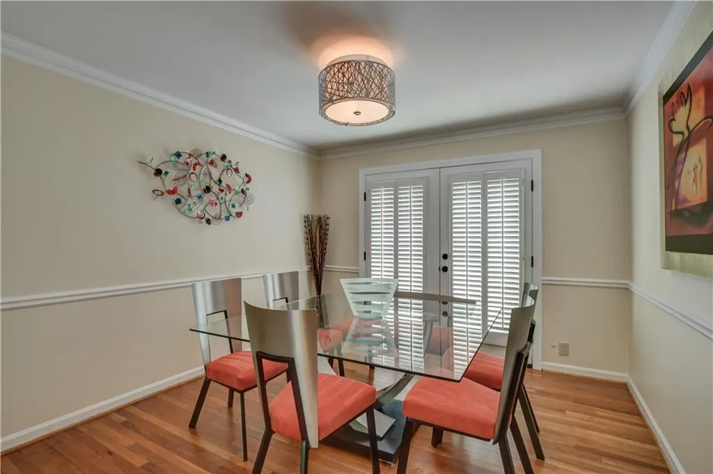 7215 Hunters Branch Drive, Sandy Springs, Georgia 30328, 4 Bedrooms Bedrooms, ,3 BathroomsBathrooms,Residential,Sold,7215 Hunters Branch Drive,6009596