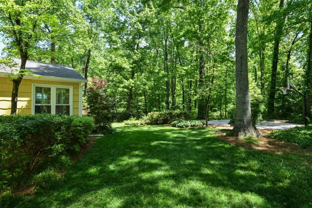 7215 Hunters Branch Drive, Sandy Springs, Georgia 30328, 4 Bedrooms Bedrooms, ,3 BathroomsBathrooms,Residential,Sold,7215 Hunters Branch Drive,6009596