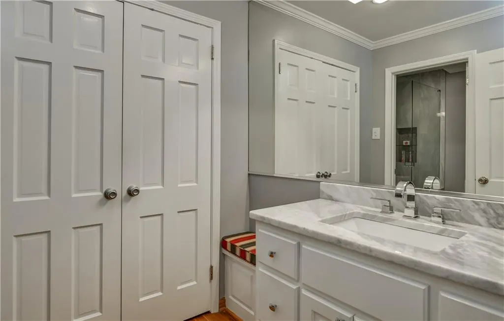 7215 Hunters Branch Drive, Sandy Springs, Georgia 30328, 4 Bedrooms Bedrooms, ,3 BathroomsBathrooms,Residential,Sold,7215 Hunters Branch Drive,6009596