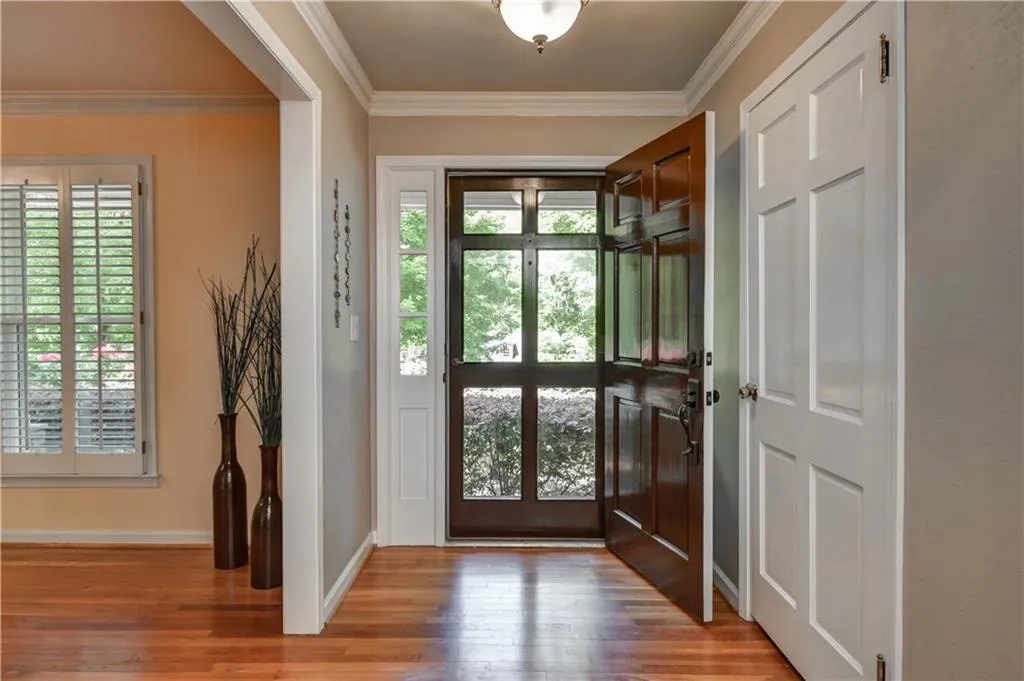 7215 Hunters Branch Drive, Sandy Springs, Georgia 30328, 4 Bedrooms Bedrooms, ,3 BathroomsBathrooms,Residential,Sold,7215 Hunters Branch Drive,6009596