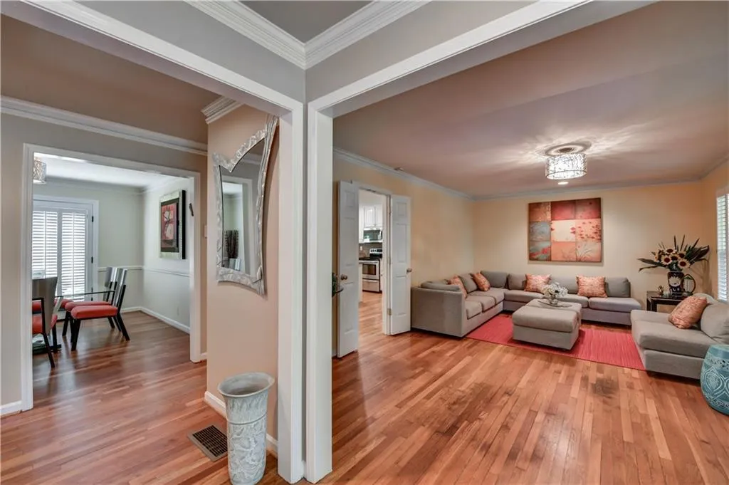 7215 Hunters Branch Drive, Sandy Springs, Georgia 30328, 4 Bedrooms Bedrooms, ,3 BathroomsBathrooms,Residential,Sold,7215 Hunters Branch Drive,6009596