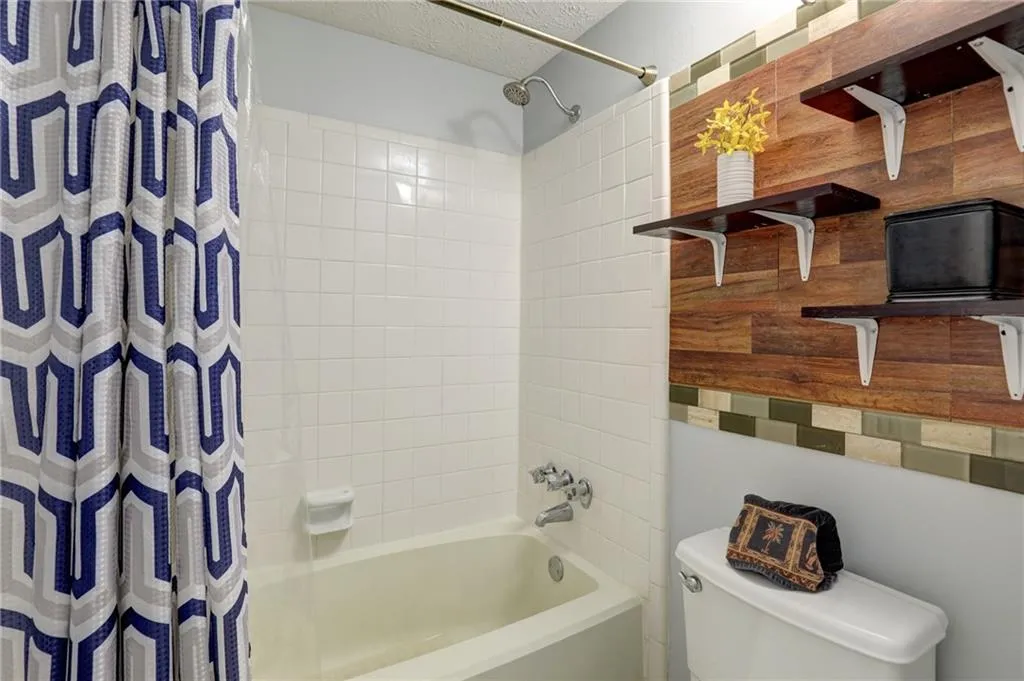 5137 Roswell Road Unit 5, Atlanta, Georgia 30342, 2 Bedrooms Bedrooms, ,2 BathroomsBathrooms,Residential,Sold,5137 Roswell Road Unit 5,6809234