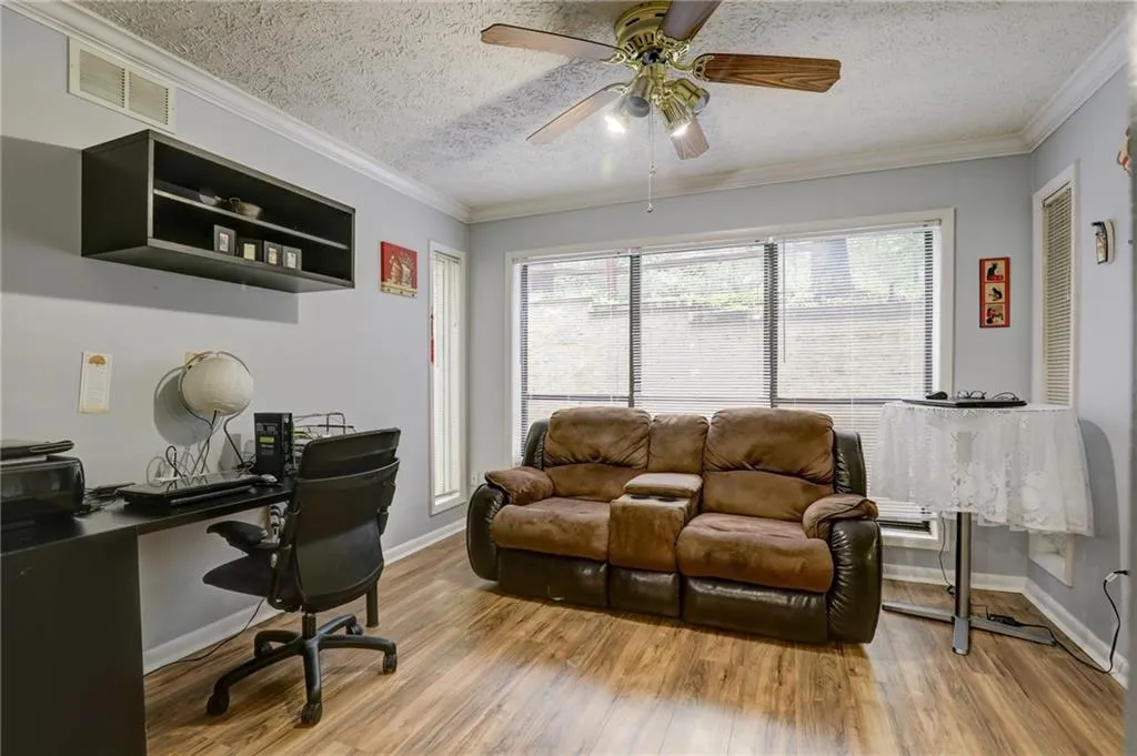 5137 Roswell Road Unit 5, Atlanta, Georgia 30342, 2 Bedrooms Bedrooms, ,2 BathroomsBathrooms,Residential,Sold,5137 Roswell Road Unit 5,6809234