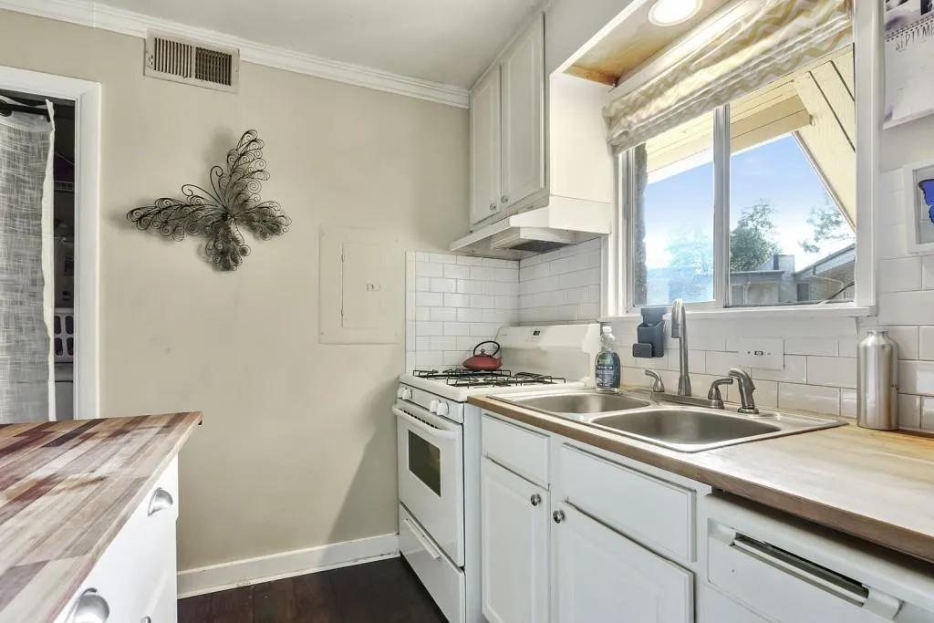 346 Carpenter Drive Unit 62, Atlanta, Georgia 30328, 2 Bedrooms Bedrooms, ,2 BathroomsBathrooms,Residential,Sold,346 Carpenter Drive Unit 62,5910665