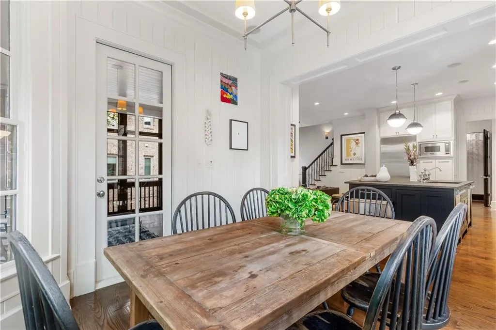 765 Brook Park Place, Atlanta, Georgia 30342, 6 Bedrooms Bedrooms, ,6 BathroomsBathrooms,Residential,Sold,765 Brook Park Place,7248631