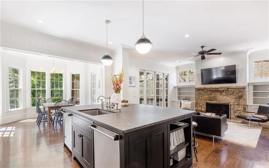 765 Brook Park Place, Atlanta, Georgia 30342, 6 Bedrooms Bedrooms, ,6 BathroomsBathrooms,Residential,Sold,765 Brook Park Place,7248631