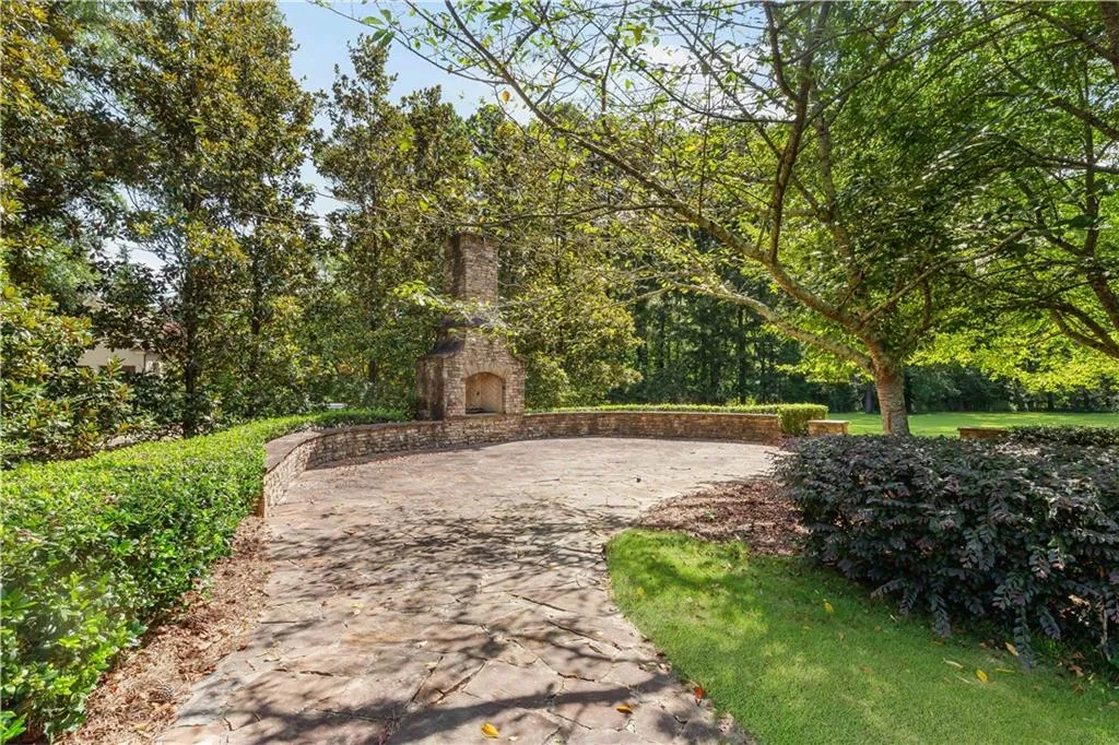 765 Brook Park Place, Atlanta, Georgia 30342, 6 Bedrooms Bedrooms, ,6 BathroomsBathrooms,Residential,Sold,765 Brook Park Place,7248631