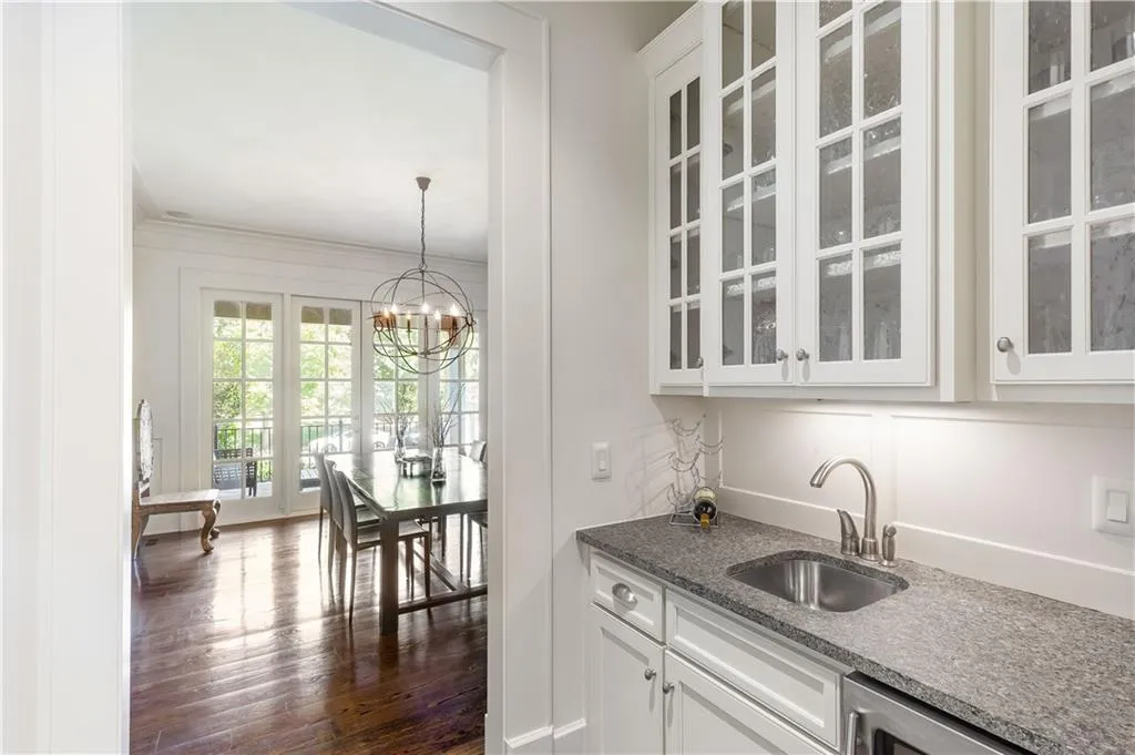 765 Brook Park Place, Atlanta, Georgia 30342, 6 Bedrooms Bedrooms, ,6 BathroomsBathrooms,Residential,Sold,765 Brook Park Place,7248631