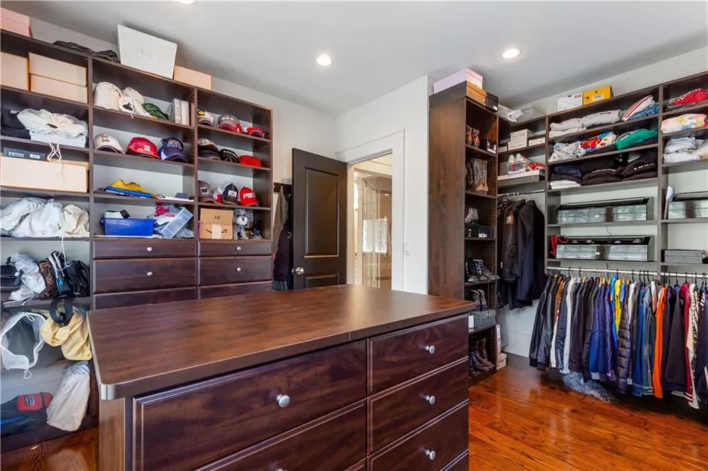 765 Brook Park Place, Atlanta, Georgia 30342, 6 Bedrooms Bedrooms, ,6 BathroomsBathrooms,Residential,Sold,765 Brook Park Place,7248631