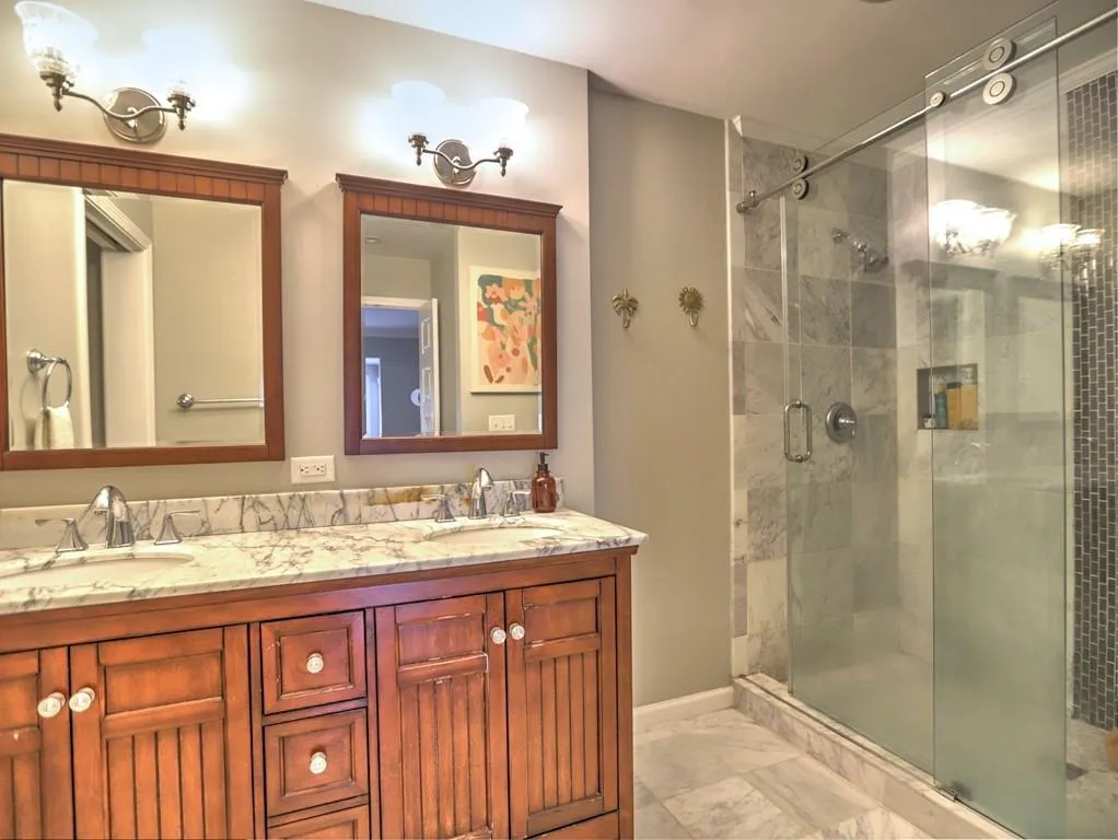 18 Willow Glen Ne Unit 18, Atlanta, Georgia 30342, 4 Bedrooms Bedrooms, ,3 BathroomsBathrooms,Residential,Sold,18 Willow Glen Ne Unit 18,7274446