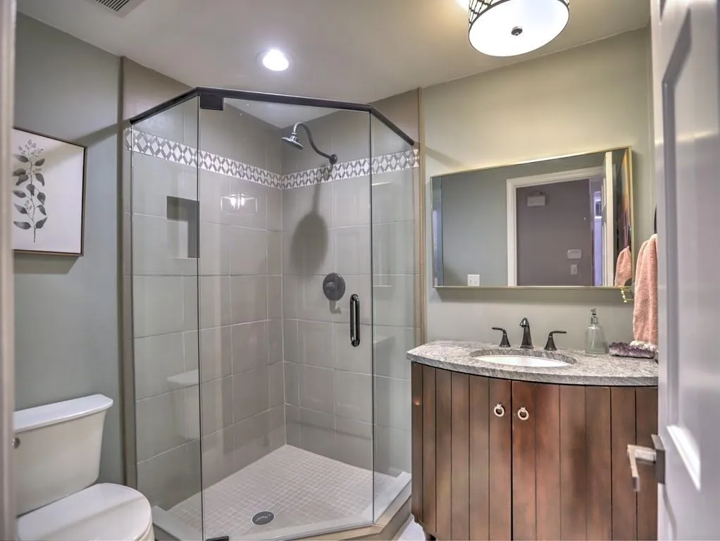 18 Willow Glen Ne Unit 18, Atlanta, Georgia 30342, 4 Bedrooms Bedrooms, ,3 BathroomsBathrooms,Residential,Sold,18 Willow Glen Ne Unit 18,7274446