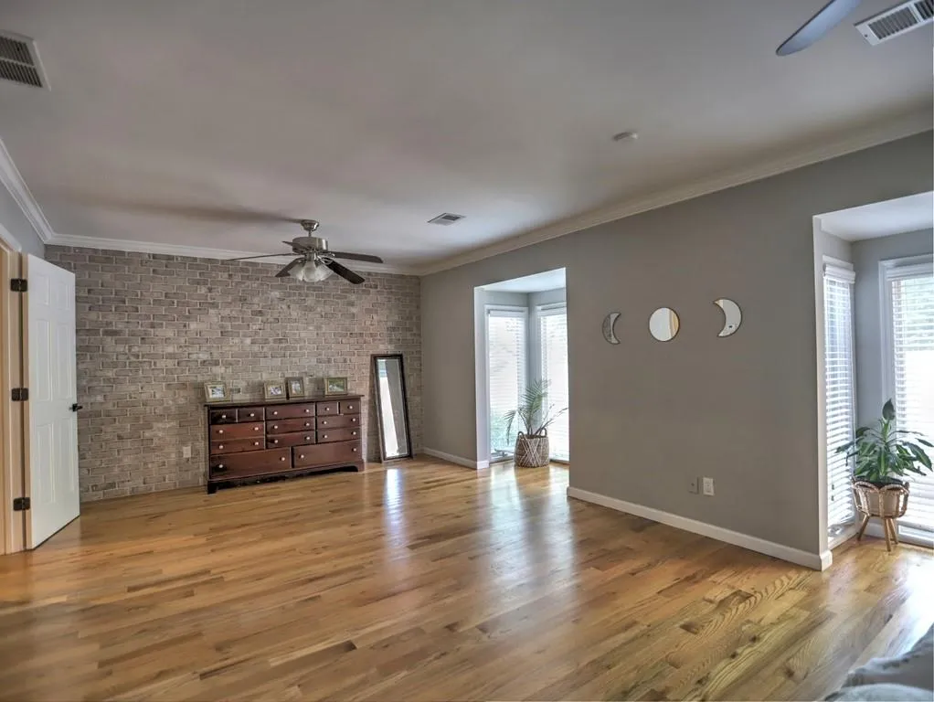 18 Willow Glen Ne Unit 18, Atlanta, Georgia 30342, 4 Bedrooms Bedrooms, ,3 BathroomsBathrooms,Residential,Sold,18 Willow Glen Ne Unit 18,7274446