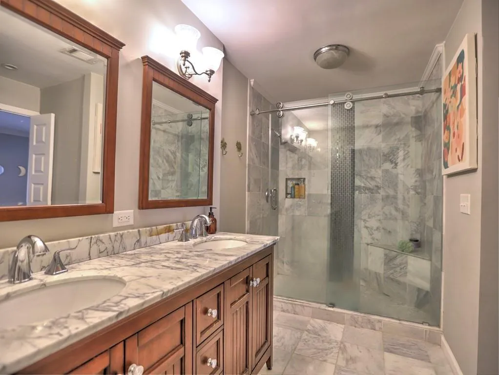 18 Willow Glen Ne Unit 18, Atlanta, Georgia 30342, 4 Bedrooms Bedrooms, ,3 BathroomsBathrooms,Residential,Sold,18 Willow Glen Ne Unit 18,7274446