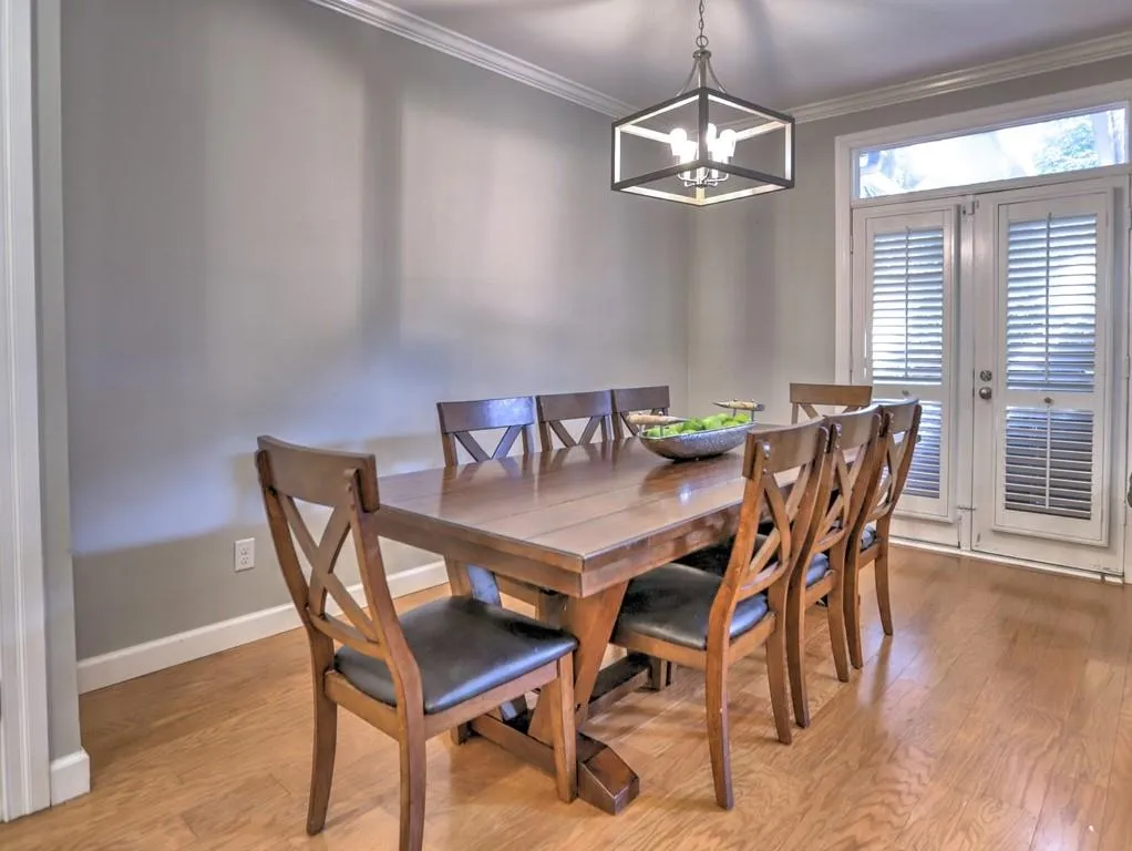 18 Willow Glen Ne Unit 18, Atlanta, Georgia 30342, 4 Bedrooms Bedrooms, ,3 BathroomsBathrooms,Residential,Sold,18 Willow Glen Ne Unit 18,7274446