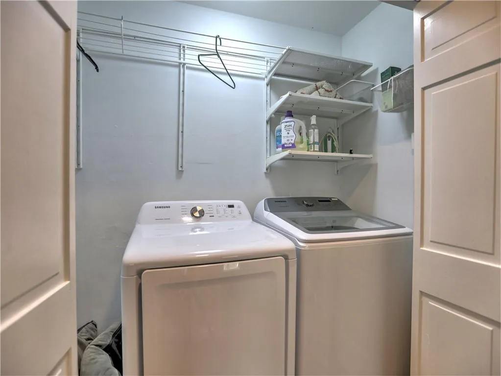 18 Willow Glen Ne Unit 18, Atlanta, Georgia 30342, 4 Bedrooms Bedrooms, ,3 BathroomsBathrooms,Residential,Sold,18 Willow Glen Ne Unit 18,7274446