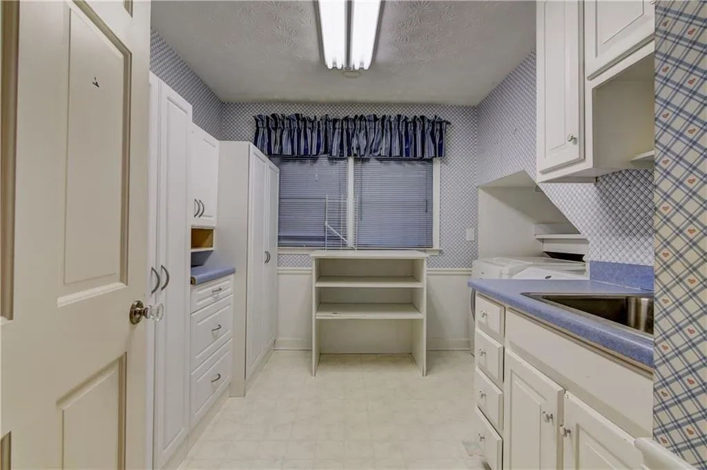 400 Otter Creek Court, Sandy Springs, Georgia 30328, 4 Bedrooms Bedrooms, ,3 BathroomsBathrooms,Residential,Sold,400 Otter Creek Court,6113418 400 Otter Creek Court, Sandy Springs, Georgia 30328, 4 Bedrooms Bedrooms, ,3 BathroomsBathrooms,Residential,Sold,400 Otter Creek Court,6113418