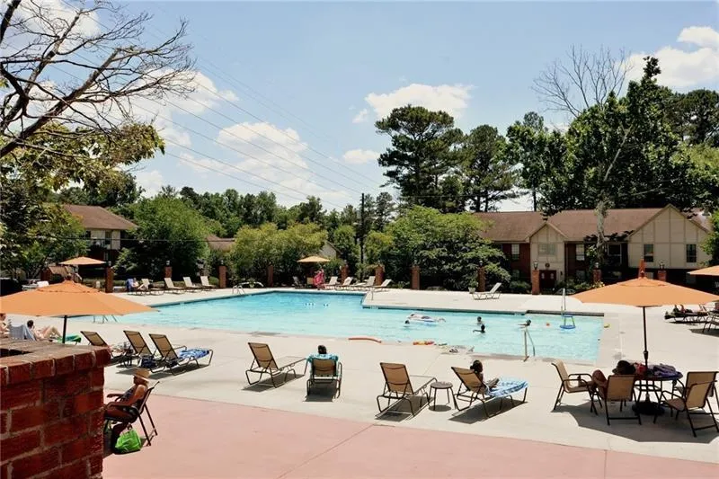 6851 Roswell Road Unit P2, Sandy Springs, Georgia 30328, 2 Bedrooms Bedrooms, ,2 BathroomsBathrooms,Residential,Sold,6851 Roswell Road Unit P2,6964187