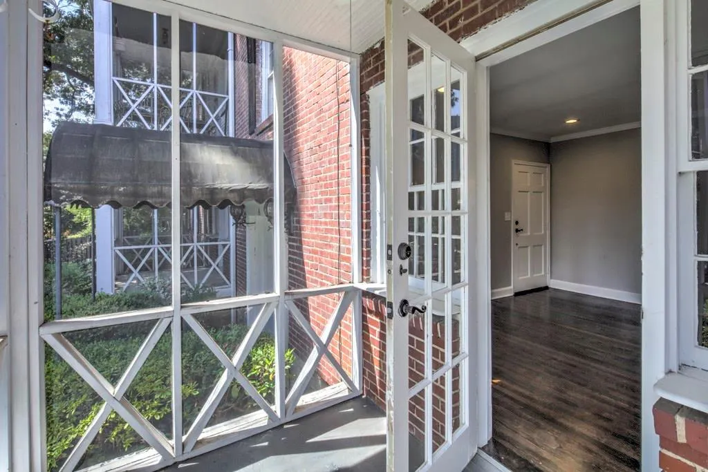 36 Sheridan Drive Ne Unit A2, Atlanta, Georgia 30305, 2 Bedrooms Bedrooms, ,1 BathroomBathrooms,Residential,Sold,36 Sheridan Drive Ne Unit A2,5910354