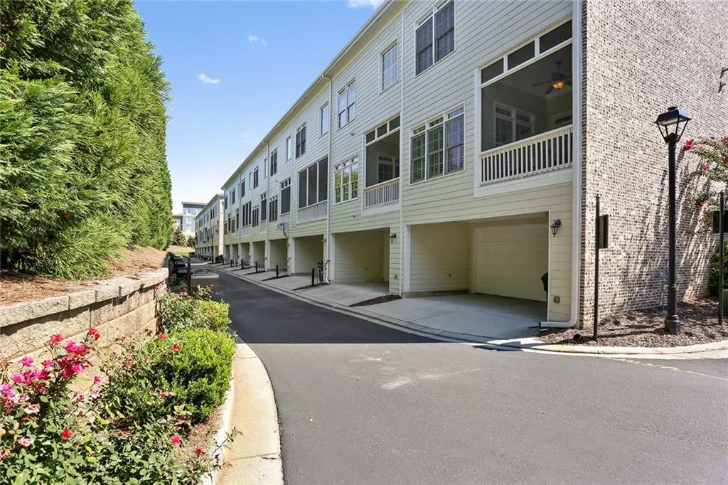 925 Persimmon Point, Sandy Springs, Georgia 30328, 2 Bedrooms Bedrooms, ,2 BathroomsBathrooms,Residential,Sold,925 Persimmon Point,6769832