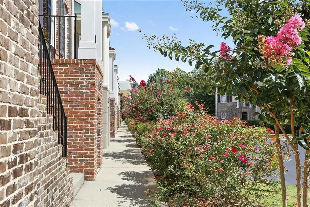 925 Persimmon Point, Sandy Springs, Georgia 30328, 2 Bedrooms Bedrooms, ,2 BathroomsBathrooms,Residential,Sold,925 Persimmon Point,6769832