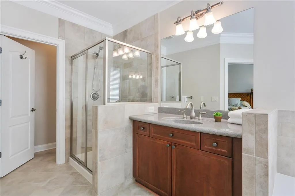 925 Persimmon Point, Sandy Springs, Georgia 30328, 2 Bedrooms Bedrooms, ,2 BathroomsBathrooms,Residential,Sold,925 Persimmon Point,6769832