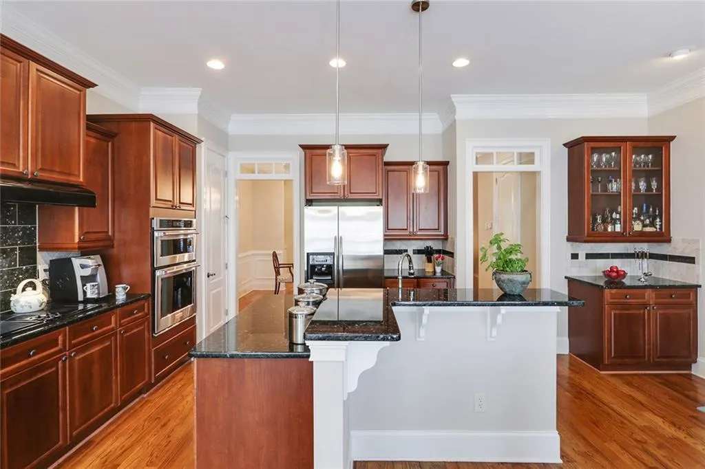 925 Persimmon Point, Sandy Springs, Georgia 30328, 2 Bedrooms Bedrooms, ,2 BathroomsBathrooms,Residential,Sold,925 Persimmon Point,6769832