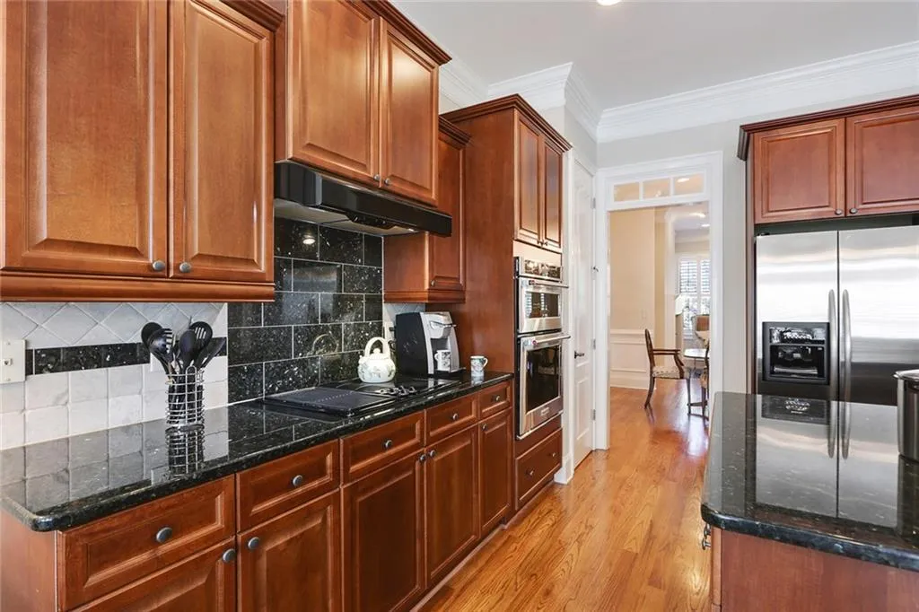 925 Persimmon Point, Sandy Springs, Georgia 30328, 2 Bedrooms Bedrooms, ,2 BathroomsBathrooms,Residential,Sold,925 Persimmon Point,6769832