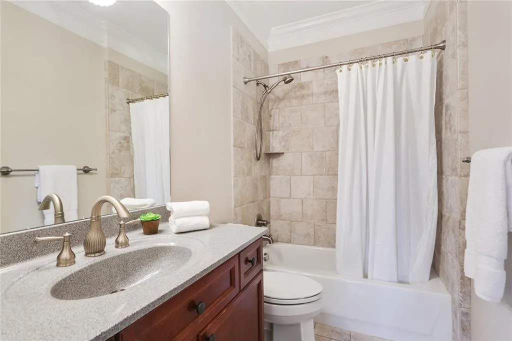 925 Persimmon Point, Sandy Springs, Georgia 30328, 2 Bedrooms Bedrooms, ,2 BathroomsBathrooms,Residential,Sold,925 Persimmon Point,6769832