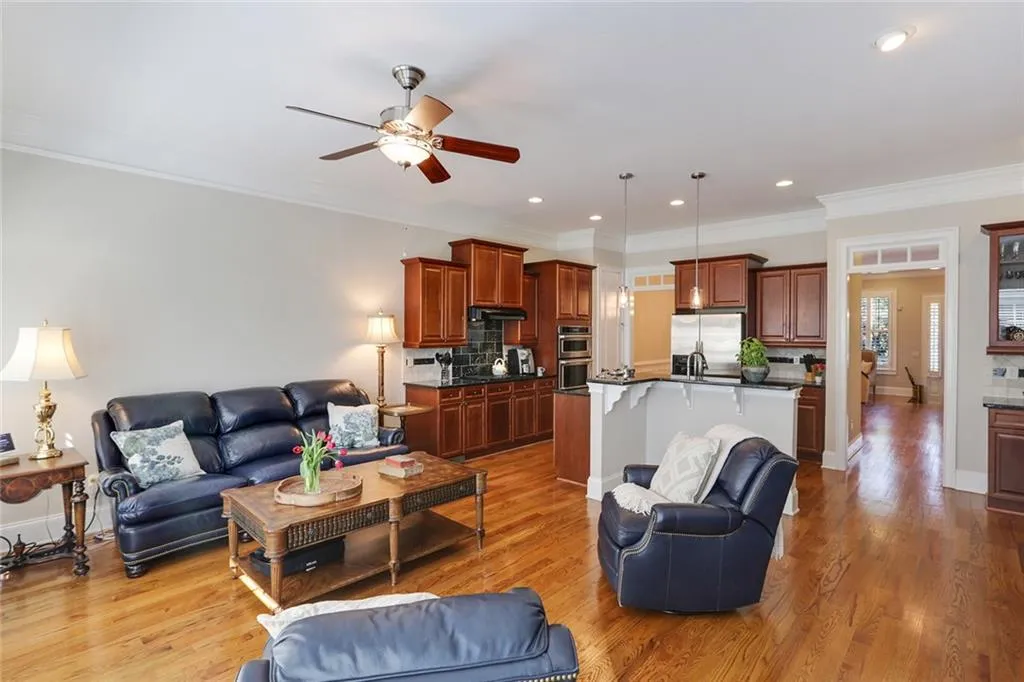 925 Persimmon Point, Sandy Springs, Georgia 30328, 2 Bedrooms Bedrooms, ,2 BathroomsBathrooms,Residential,Sold,925 Persimmon Point,6769832