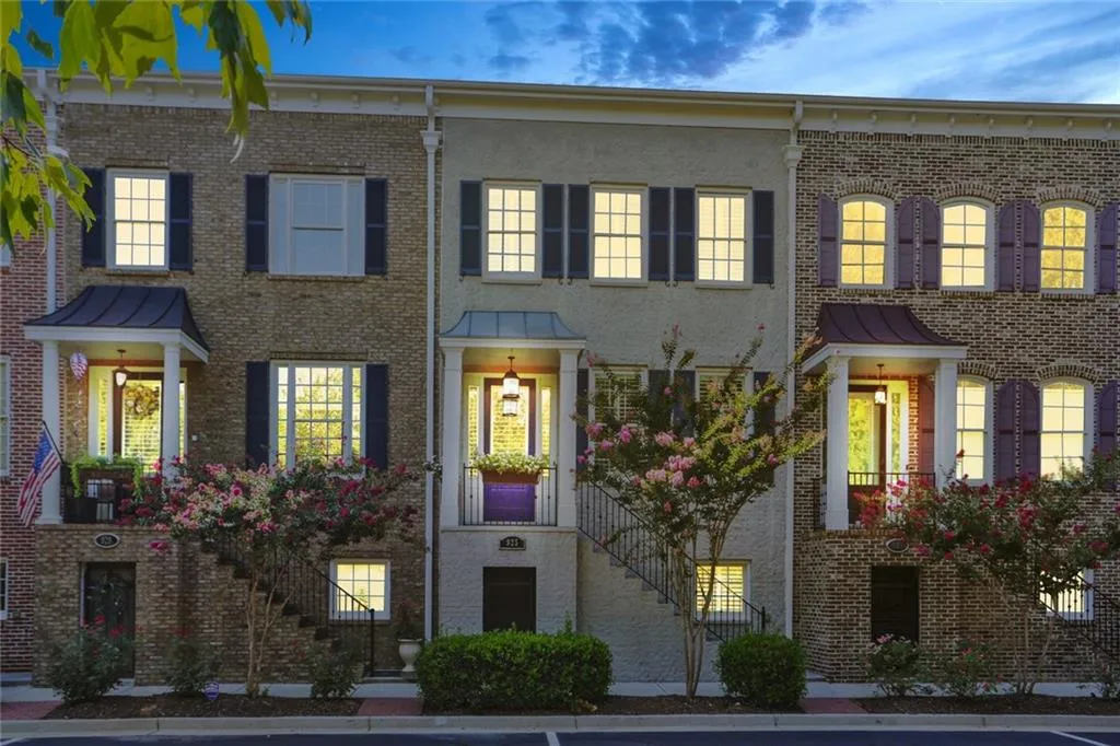 925 Persimmon Point, Sandy Springs, Georgia 30328, 2 Bedrooms Bedrooms, ,2 BathroomsBathrooms,Residential,Sold,925 Persimmon Point,6769832