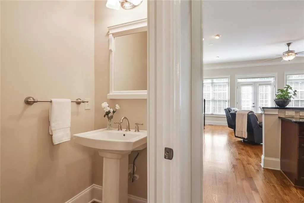 925 Persimmon Point, Sandy Springs, Georgia 30328, 2 Bedrooms Bedrooms, ,2 BathroomsBathrooms,Residential,Sold,925 Persimmon Point,6769832