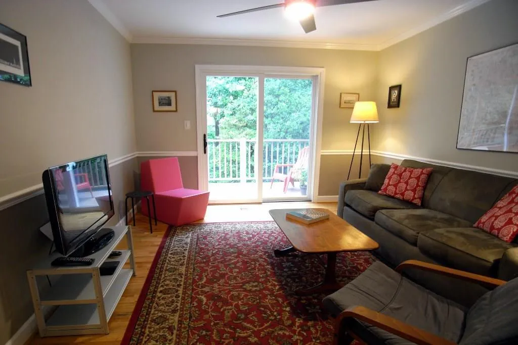 279 The South Chace Unit 279, Sandy Springs, Georgia 30328, 3 Bedrooms Bedrooms, ,2 BathroomsBathrooms,Residential,Sold,279 The South Chace Unit 279,5868039