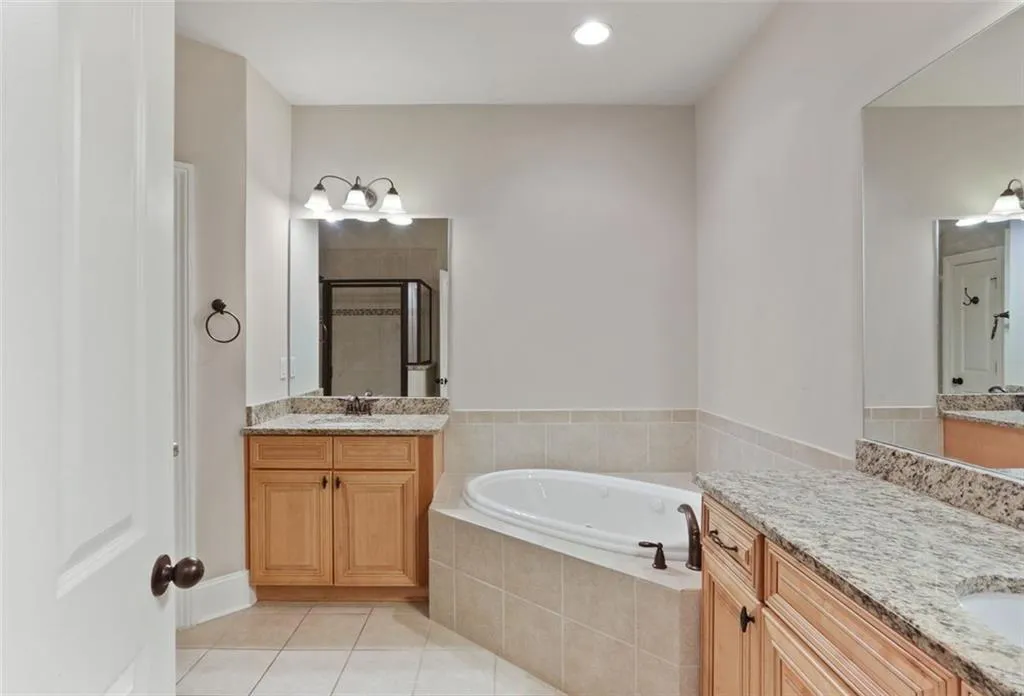 7720 Glisten Avenue Unit 295, Atlanta, Georgia 30328, 3 Bedrooms Bedrooms, ,2 BathroomsBathrooms,Residential,Sold,7720 Glisten Avenue Unit 295,6893023