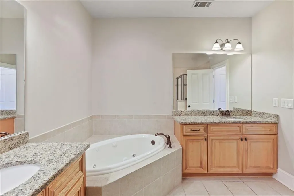 7720 Glisten Avenue Unit 295, Atlanta, Georgia 30328, 3 Bedrooms Bedrooms, ,2 BathroomsBathrooms,Residential,Sold,7720 Glisten Avenue Unit 295,6893023