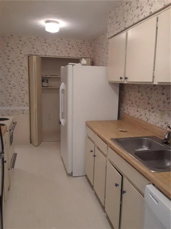 725 Dalrymple Road Unit 8i, Atlanta, Georgia 30328, 2 Bedrooms Bedrooms, ,2 BathroomsBathrooms,Residential,Sold,725 Dalrymple Road Unit 8i,5989462