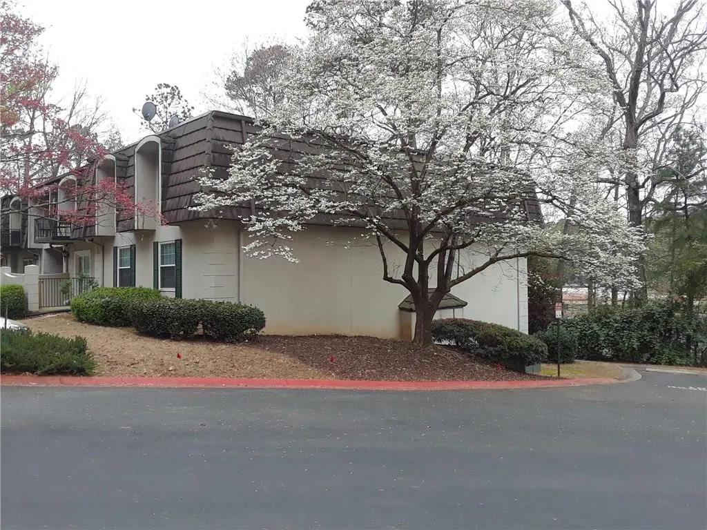 725 Dalrymple Road Unit 8i, Atlanta, Georgia 30328, 2 Bedrooms Bedrooms, ,2 BathroomsBathrooms,Residential,Sold,725 Dalrymple Road Unit 8i,5989462