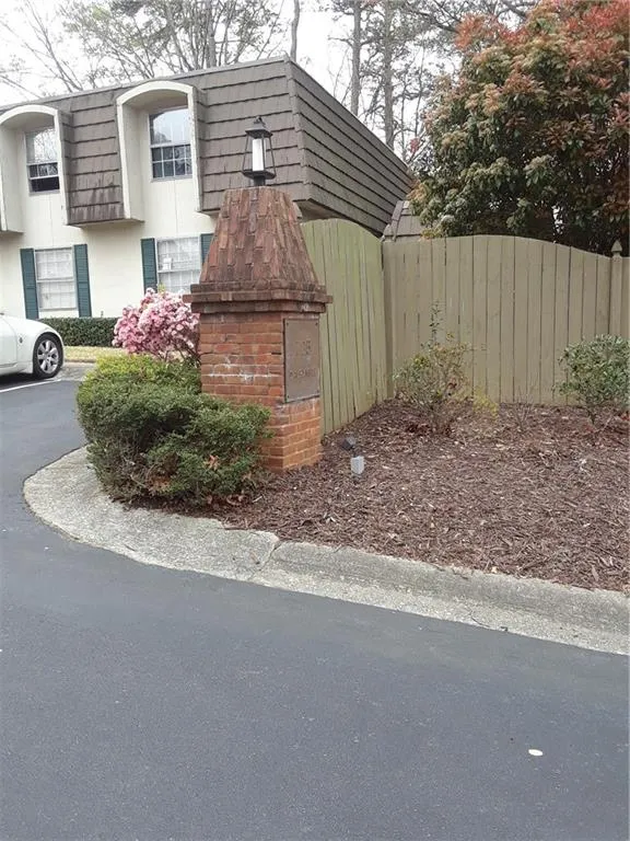 725 Dalrymple Road Unit 8i, Atlanta, Georgia 30328, 2 Bedrooms Bedrooms, ,2 BathroomsBathrooms,Residential,Sold,725 Dalrymple Road Unit 8i,5989462