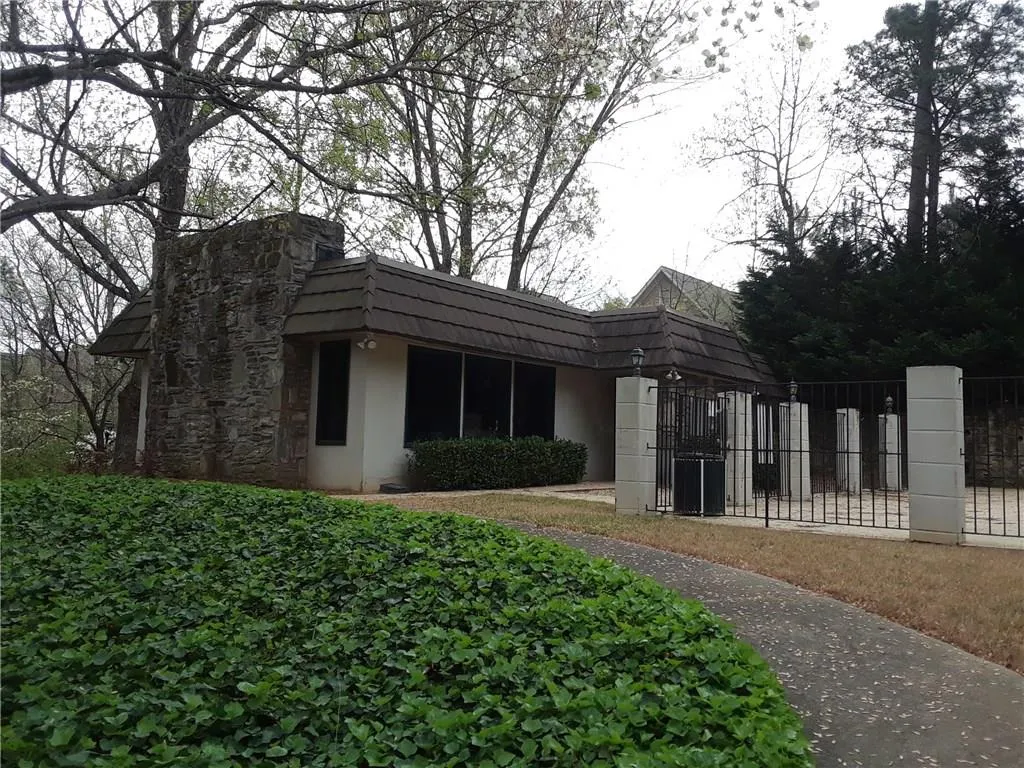 725 Dalrymple Road Unit 8i, Atlanta, Georgia 30328, 2 Bedrooms Bedrooms, ,2 BathroomsBathrooms,Residential,Sold,725 Dalrymple Road Unit 8i,5989462