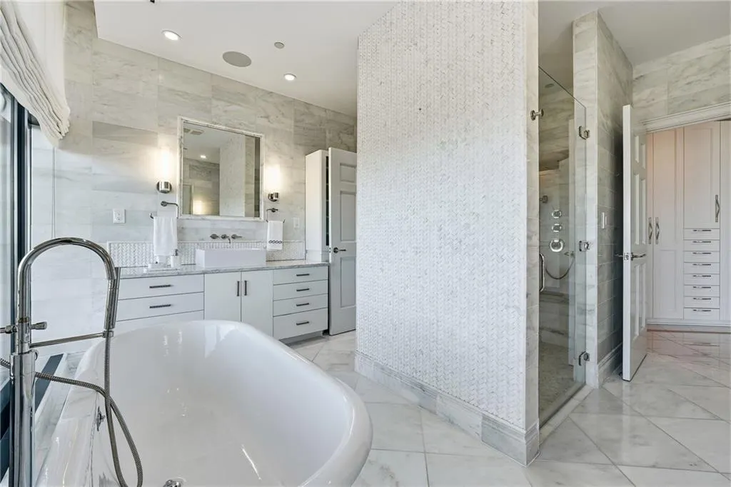 750 Park Avenue Ne Unit 37e, Atlanta, Georgia 30326, 2 Bedrooms Bedrooms, 0 ,2 BathroomsBathrooms,Residential,For Sale,750 Park Avenue Ne Unit 37e,7728982