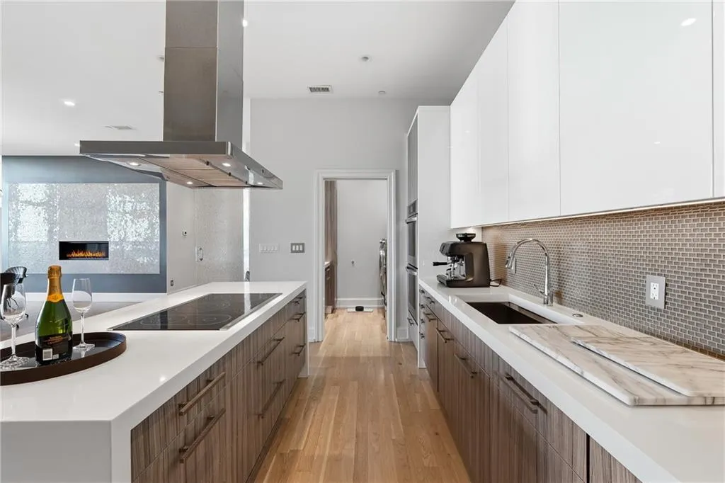 750 Park Avenue Ne Unit 37e, Atlanta, Georgia 30326, 2 Bedrooms Bedrooms, 0 ,2 BathroomsBathrooms,Residential,For Sale,750 Park Avenue Ne Unit 37e,7728982