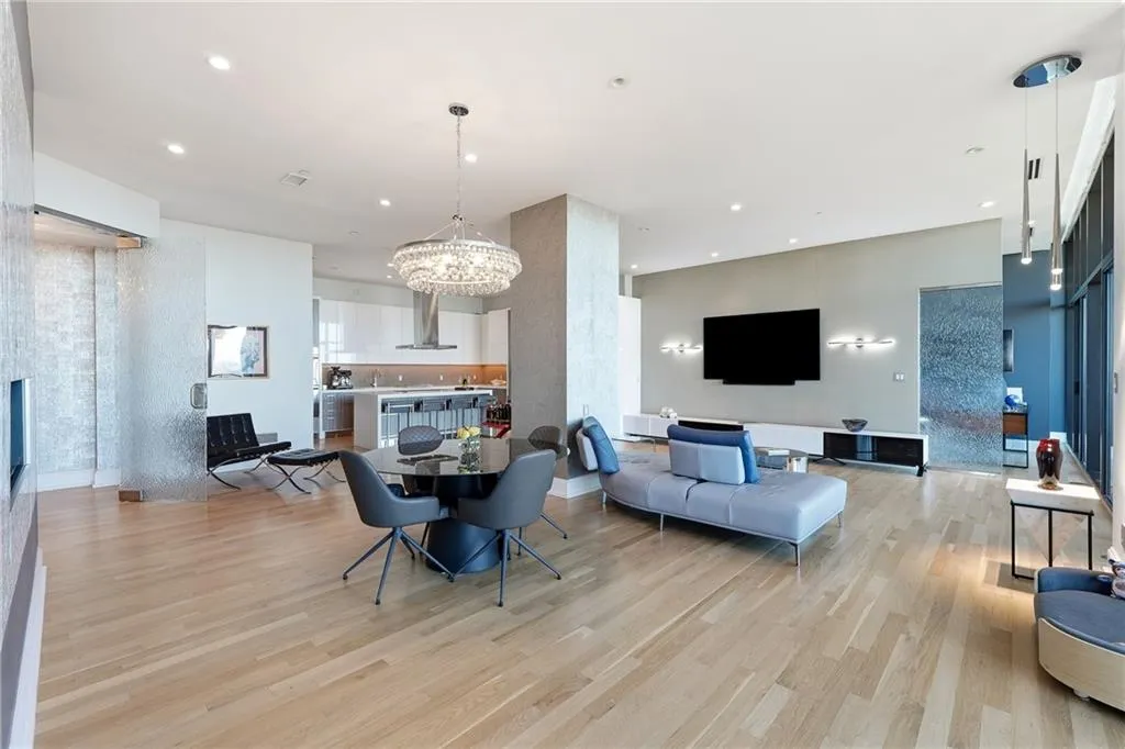 750 Park Avenue Ne Unit 37e, Atlanta, Georgia 30326, 2 Bedrooms Bedrooms, 0 ,2 BathroomsBathrooms,Residential,For Sale,750 Park Avenue Ne Unit 37e,7728982