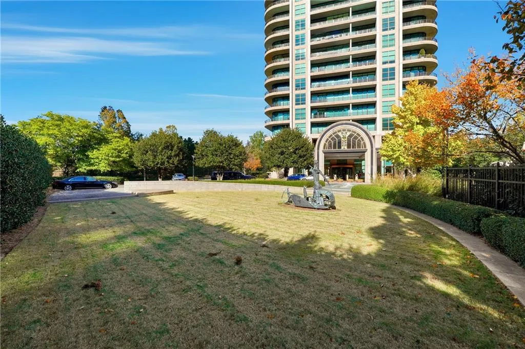 750 Park Avenue Ne Unit 37e, Atlanta, Georgia 30326, 2 Bedrooms Bedrooms, 0 ,2 BathroomsBathrooms,Residential,For Sale,750 Park Avenue Ne Unit 37e,7728982