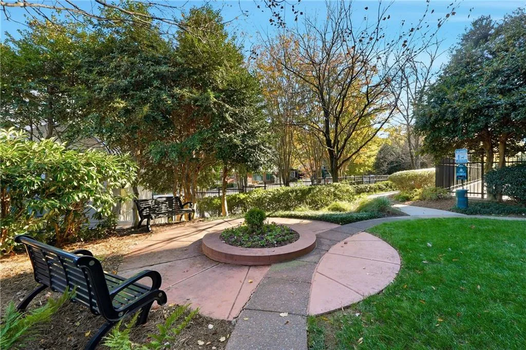 750 Park Avenue Ne Unit 37e, Atlanta, Georgia 30326, 2 Bedrooms Bedrooms, 0 ,2 BathroomsBathrooms,Residential,For Sale,750 Park Avenue Ne Unit 37e,7728982